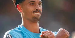 Potret pemain Manchester City, Tijjanni Reijnders yang memberikan semangat kepada Eliano Reijnders usai bergabung dengan Persib Bandung. (Sumber: Instagram/@tijjanireijnders)