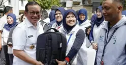 Gubernur Jakarta, Pramono Anung, bersama Pasukan Putih. (Sumber: Dok Pemprov DKI Jakarta)