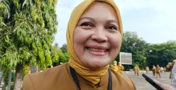 Sekretaris Dewan DPRD Kota Bekasi, Lia Erliani menegaskan pihaknya mengacu Perwal terkait besaran tunjangan rumah, Selasa, 9 September 2025. (Sumber: Poskota/Nurpini Aulia Rapika)