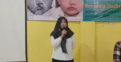 Kepala Bidang Pelayanan Kesehatan Dinas Kesehatan Kabupaten Bekasi, Oriza Rosativa, saat menyampaikan sambutan pada program operasi bibir sumbing di RS Pinna Bekasi, Rabu 10 September 2025.