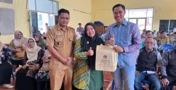 Anggota Komisi IV DPRD Jabar, Abdul Karim sosialisasi Perda Nomor 6 Tahun 2019 tentang Kewirausahaan Daerah kepada pelaku UMKM di Aula Desa Sirnagalih, Kecamatan Cilaku, Kabupaten Cianjur. (Sumber: Dok. Istimewa)