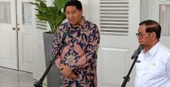 Menteri PKP, Maruarar Sirait menyampaikan keterangan kepada media seusai melakukan pertemuan dengan Gubernur Jakarta, Pramono Anung, di Balai Kota DKI Jakarta, Rabu 10 September 2025. (Sumber: POSKOTA | Foto: M Tegar Jihad)
