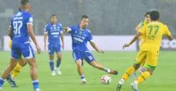 Potret Thom Haye yang melakoni debut di Super League bersama Persib Bandung. (Sumber: Persib)
