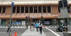 Pelican Crossing di depan Stasiun Cikini, Jakarta. (Sumber: Instagram/@beritajakarta)