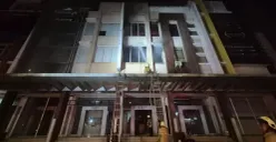 Sebuah ruko tiga lantai di kawasan cilincing, Jakarta Utara, terbakar pada Senin, 22 September 2025 dini hari. (Sumber: Damkar)