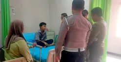 Salah seorang siswa SMPN 1 Jonggol menjalani perawatan di Puskesmas Jonggol, karena mengalami mual hingga pusing usai makan MBG. (Sumber: Dok Polsek Jonggol)