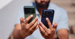 Disebut mirip iPhone 17, tapi harga Xiaomi 17 jauh lebih terjangkau. Simak perbandingan spesifikasi, performa chipset, dan kamera untuk tahu mana pilihan flagship terbaik di 2025. (Sumber: YouTube/Mrwhosetheboss)