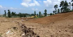 Kondisi wilayah terdampak longsor di Desa Pasirlangu Kecamatan Cisarua Kabupaten Bandung Barat, beberapa waktu lalu. (Sumber: Poskota/Gatot Poedji Utomo)