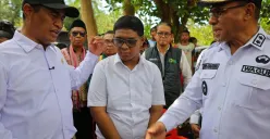 Mahasiswa Universitas Diponegoro (Undip) Adriano Padama viral usai mengkritisi kondisi harga beras di daerah Kabupaten Alor, Nusa Tenggara Timur (NTT) kepada Menteri Pertanian Andi Amran Sulaiman. (Sumber: X/@ditjen_pkh)