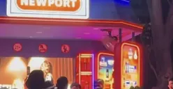 Suasana booth minuman di festival musik yang menjadi sorotan setelah video challenge hafalan Al-Qur'an berhadiah minuman beralkohol viral di media sosial. (Sumber: Threads/Hilmi Firdausi)