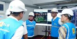 EVP Operasi Distribusi Jawa Madura Bali, Ignatius Rendroyoko, GM PLN UID Jakarta Raya, Moch. Andy Adchaminoerdin, Direktur Distribusi PLN, Arsyadany Ghana Akmalaputri meninjau posko siaga jelang Sidang Tahunan MPR RI. (Sumber: PLN UID Jakarta Raya)