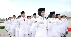 Ilustrasi - Sosok pembawa baki bendera merah putih saat upacara kemerdekaan RI di Istana Merdeka. (Sumber: Sekretariat Kabinet RI)
