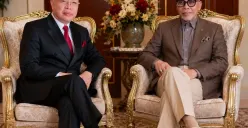 Ketua Yayasan Pesantren Indonesia, Datuk Iskandar Saefullah (kiri), mendesak Kejaksaan Negeri Indramayu segera mengembalikan aset dan dana Al-Zaytun sesuai putusan pengadilan. (Sumber: Istimewa)