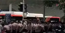 Polda Metro Jaya tangkap 21 orang jelang aksi demo BEM UI hari ini, Selasa, 18 Agustus 2026 di Jakarta. (Sumber: Poskota)