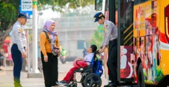 Layanan bus sekolah antar-jemput gratis bagi peserta didik penyandang disabilitas di DKI Jakarta. (Sumber: Dishub DKI Jakarta)