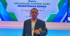 Salah seorang pengurus konfederasi guru asal Kabupaten Pandeglang, Fahru Rijal menghadiri Simposium Organisasi Profesi Guru Kemenag di Mercure Convention Center Ancol, Jakarta Utara, Selasa, 18 Agustus 2026. (Sumber: Dok. Istimewa)