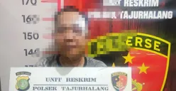 Pelaku Y pencuri hp babak belur penuh perban luka di kepala mempertanggung jawabkan perbuatannya di Polsek Tajurhalang. (Sumber: Pos Kota/ Angga)