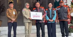 Penyerahan bantuan dari BUMD Jakarta untuk korban gempa NTT di Pendopo Balai Kota DKI Jakarta, Kamis, 20 Agustus 2026. (Sumber: Dok. Istimewa)