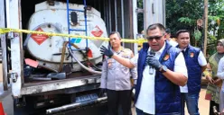 Dirreskrimsus Polda Banten, Kombes Pol Yudhis Wibisana memberikan keterangan pres kasus penambangan ilegal dan penyalahgunaan BBM bersubsidi. (Sumber: Dok. Istimewa)