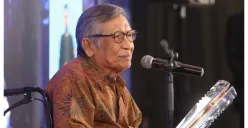 Penulis dan sutradara senior Imam Tantowi meninggal dunia pada Jumat petang, 21 Agustus 2026. (Sumber: X/@FilmIndoSource)