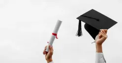 Mahasiswa Universitas Gunadarma dapat mengikuti program Beasiswa YBJ 2026 dengan memenuhi persyaratan dan melengkapi dokumen pendaftaran. (Sumber: Wikimedia Commons)