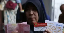 Ilustrasi penerima bantuan sosial DKI Jakarta. Pencairan KAJ, KLJ, dan KPDJ 2026 masih menunggu penyelesaian proses administrasi. (Sumber: Facebook)