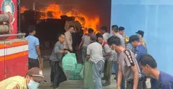 Situasi kebakaran gudang penyimpanan bahan plastik milik PT Batik Building Material di Kecamatan Jawilan, Kabupaten Serang, Banten, Kamis, 27 Agustus 2026. (Sumber: Dok. Polsek Jawilan)