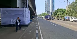 Suasana terkini di Jalan Raya Slipi, Pejompongan, Jakarta Barat, Jumat, 28 Agustus 2026. (Sumber: Poskota/Angga Pahlevi)