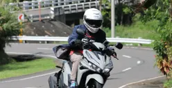 Ilustrasi - Tips berkendara naik motor saat cuaca panas yang perlu diperhatikan oleh para pengendara. (Sumber: Pexels/Tiwi Riders)