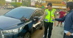 Petugas Laka Lantas Polres Metro Depok melakukan olah TKP. (Sumber: Laka Lantas Depok)