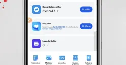 Pengguna membuka aplikasi Lazada untuk memeriksa ketersediaan fitur Paylater pada menu keuangan. (Sumber: Youtube/@Channel Razka)