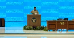 Presiden Prabowo Subianto saat menberikan taklimat dalam Rakornas Pusat dan Daerah di SICC, Bogor, Senin 2 Februari 2026. (Sumber: Poskota/Giffar Rivana)