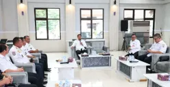 Bupati Tangerang, Maesyal Rasyid melaksanakan rapat di Pendopo Bupati Tangerang. (Sumber: Dok. Pemkab Tangerang)