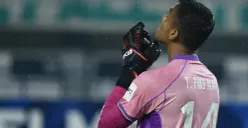 Kiper Persib Bandung, Teja Paku Alam, tampil solid sepanjang musim dan menjadi tumpuan utama menjelang laga kontra Ratchaburi FC. (Foto: persib.co.id) (Sumber: Instagram/@tejapakualam)