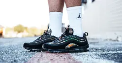 Sepatu Nike Air Max. (Sumber: Pixabay/albertoadan)