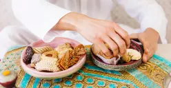 Jadwal buka puasa hari ini di Kota Bandung Jumat 20 Februari 2026. (Sumber: Freepik)