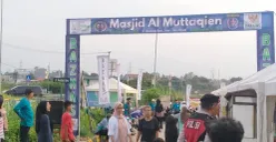 Petugas Patroli Polsek Cinere melakukan patroli menyasar tempat penjualan makanan takjil di pinggir jalan. (Sumber: Humas Polsek Cinere)