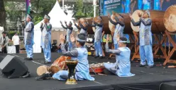 Kegiatan Festival Bedug di Kantor Pemerintah Kota Jakarta Barat pada hari ke-7 Ramadhan, Selasa, 24 Februari 2026. (Sumber: Istimewa)