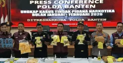 Jumpa pers pengungkapan narkoba di Mapolda Banten, Banjarsari, Cipocok Jaya, Kota Serang, Kamis, 26 Februari 2026. (Sumber: Poskota/Rahmat Haryono)