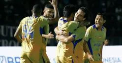 Pemain Persib Bandung bersiap menghadapi PSBS Biak pada laga pekan ke-18 Super League 2025/2026 di Stadion Gelora Bandung Lautan Api, Bandung. (Sumber: Instagram/@persib)