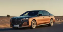 BMW memangkas harga lebih dari 30 model di China hingga 24 persen. (Sumber: BMW)