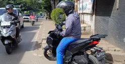 Ilustrasi pengendara motor yang melawan arah. (Sumber: WMS)