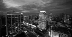 Ilustrasi - Dalam rangka Hari Bumi 2026, Jakarta gelar pemadaman lampu selama satu jam. Berikut jadwal resmi serta daftar jalan protokol dan monumen yang ikut dipadamkan. (Sumber: Pexels/Lintang Samudera)