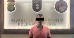 Polisi tangkap pelaku peredaran obat Psikotropika berkedok toko plastik di Jagakarsa, Jakarta Selatan. (Sumber: Polda Metro Jaya)