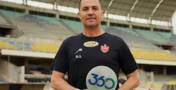 Rumor mengenai calon pelatih baru Persib Bandung kembali menghangat setelah nama pelatih asal Brasil, Osmar Loss Vieira, mencuat ke publik. (Sumber: Instagram/@_osmarloss)