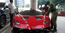 Mobil mewah Lamborghini Huracan milik tersangka SDT alias Aseng disita Kejagung. (Sumber: Kejagung)
