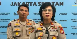 Kapolsek Jagakarsa Kompol Nurma Dewi saat memberikan keterangan pers. (Sumber: Poskota/Ali Mansur)