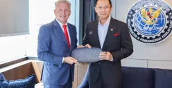 Menteri Koordinator Bidang Infrastruktur dan Pembangunan Kewilayahan, Agus Harimurti Yudhoyono (kanan) dan Duta Besar Kanada untuk Indonesia dan Timor-Leste, H.E. Jess Dutton (kiri). (Sumber: Istimewa)
