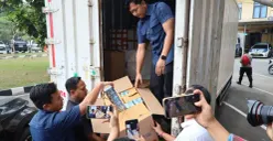 Polisi menyiita ribuan batang rokok tanpa cukai dari di Kampung Sanding, Desa Pabuaran, Kecamatan Pabuaran, Kabupaten Serang. (Sumber: Dok. Polda Banten)