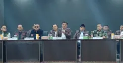 Konferensi pers penetapan mantan Jaksa Agung Muda Tindak Pidana Khusus, Febrie Adriansyah sebagai tersangka dalam perkara dugaan tindak pidana korupsi dan tindak pidana pencucian uang (TPPU), Sabtu, 11 Juli 2026. (Sumber: Poskota/Ali Mansur)